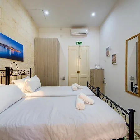 Victory Authentic Maltese Duplex In Apartmán Birgu