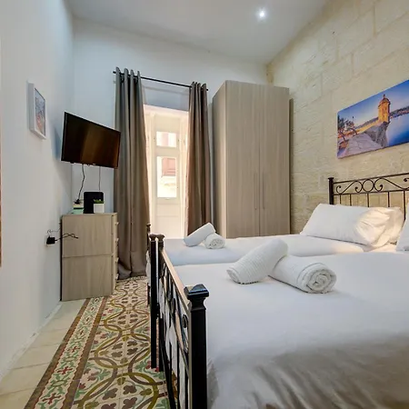 Victory Authentic Maltese Duplex In Birgu