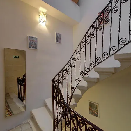 Victory Authentic Maltese Duplex In Apartmán