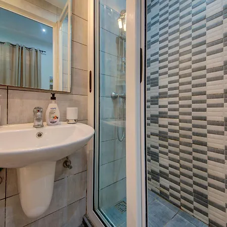 Victory Authentic Maltese Duplex In * Birgu