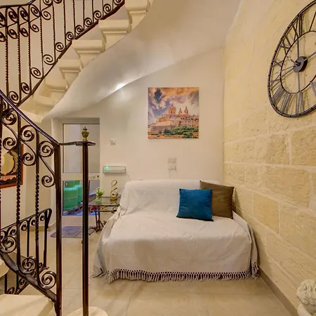 Victory Authentic Maltese Duplex In Birgu