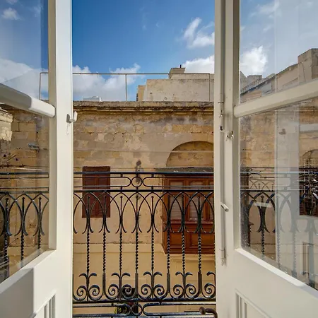 Victory Authentic Maltese Duplex In Apartman Birgu