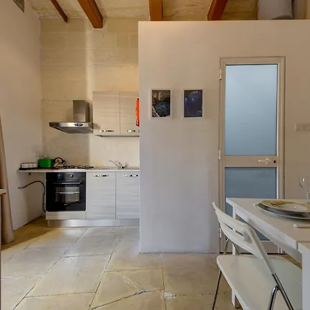 Victory Authentic Maltese Duplex In Birgu